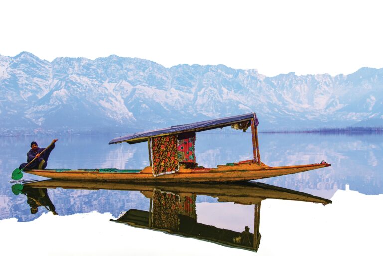 Srinagar: A Breathtaking Paradise You Must Visit”(2025)